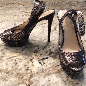 Jessica Simpson careen platform pump